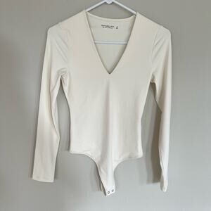NWT Abercrombie & Fitch Cream Soft Collection Long Sleeve V-Neck Bodysuit (XS)